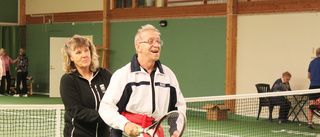 Sju månader efter stroken spelar Bengt tennis