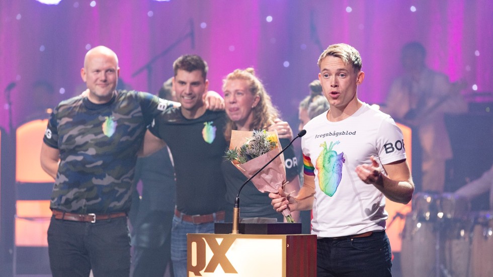 Rimforsabördiga Tobias Ström prisades under QX gaygala för sitt initiativ #regnbågsblod.