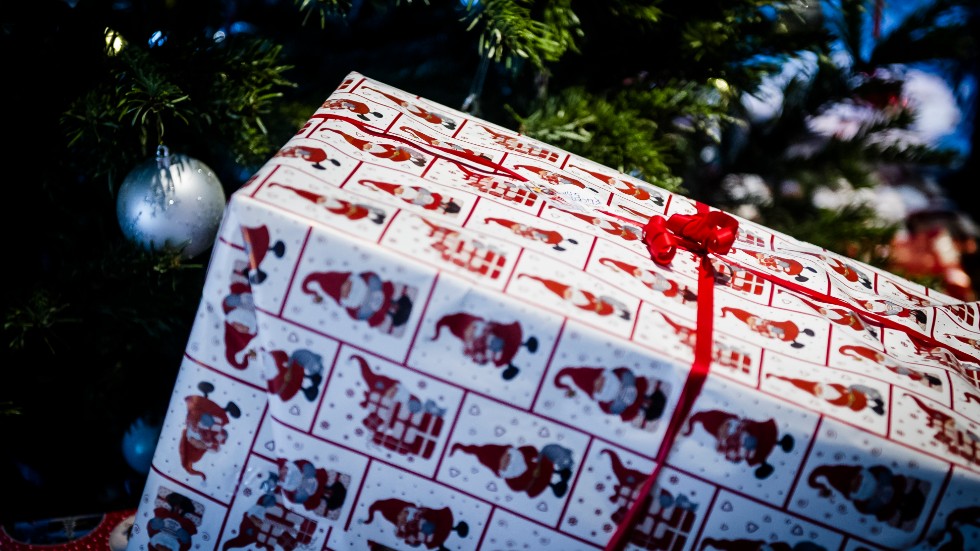 Eskilstuna kommun har beslutat att inte ge några julklappar i år till de cirka 10 000 anställda.