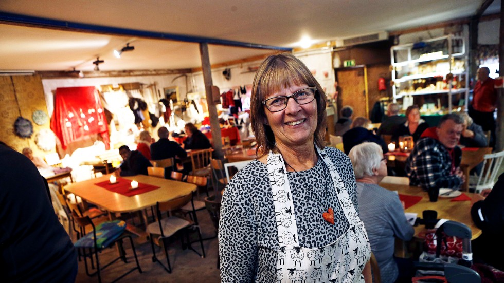 "Jag tycker om att skapa mötesplatser, vilket är det viktigaste för mig", säger Inger Roth på Styra Skattegård om marknaden inför julen. 