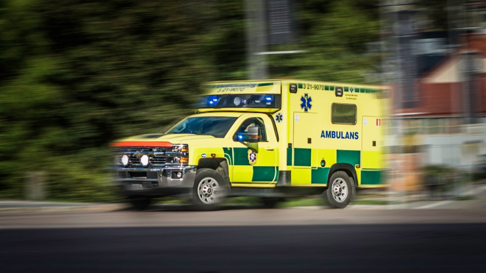 SOS Alarm skickade ut ambulans till en trafikolycka på väg 288 på tisdagsmorgonen.