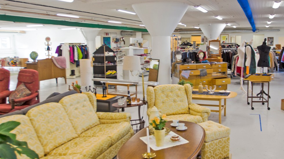 I butiken på Fabriksgatan var det trångt, men nu finns det 
rejält med plats för stora möbler.