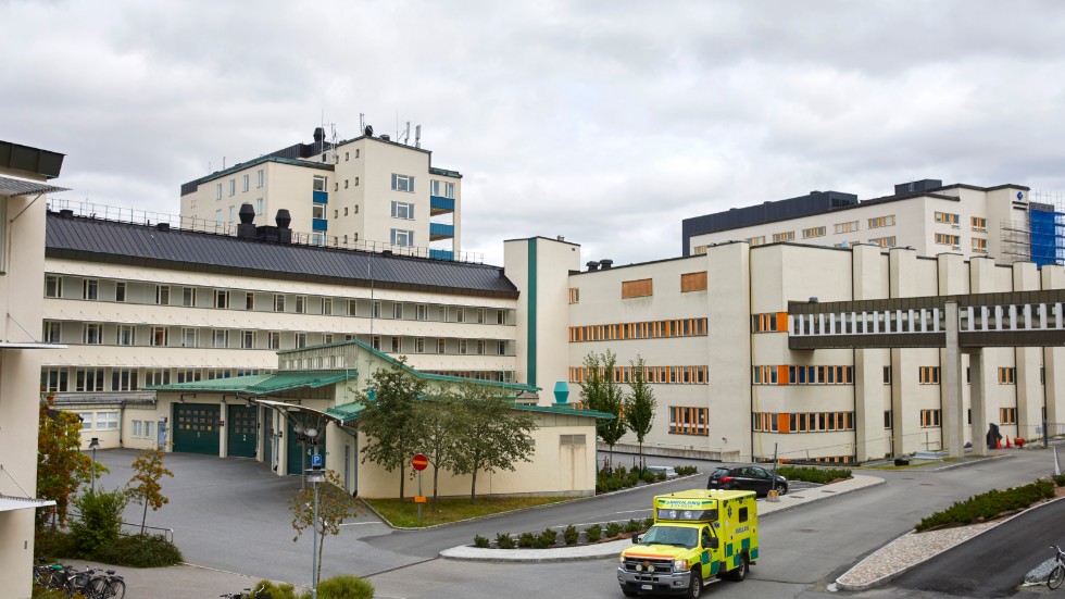 Totalt 244 operationer fick ställas in på Akademiska sjukhuset till följd av den pågående materialkrisen.
