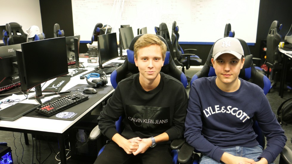 Martin Pettersson och Elis Karlsson är med i laget Hultsfred Alpha som nu är klara för SM-finalen som avgörs i Halmstad.