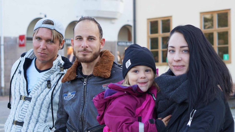 Frederik Garlén, Ragheb Yassin och Lenitha Wedholm med dottern Tindra hoppas att ett Västervik Pride ska kunna bli verklighet.