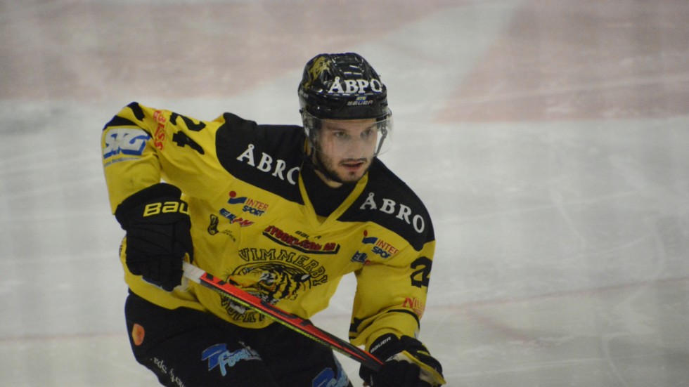 Förra säsongens poängkung i VH, Roman Semjonovs, gjorde mål för Tingsryd i hockeyallsvenskan. 