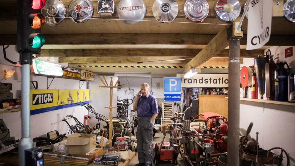 Ivar Larsson öppnar för att sälja samlingen separat från gården.
