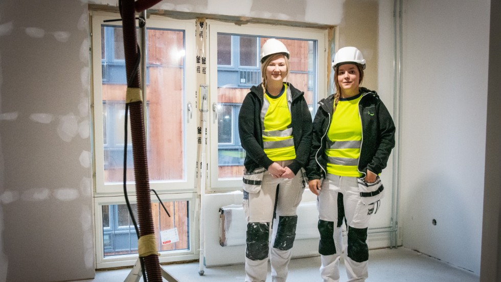 Både Ida Åström och Erica Nilsson gläds åt att deras företag fått uppdraget att måla nya studentboendet på Porsön.