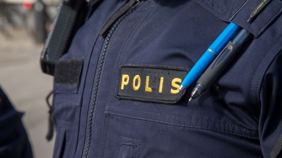 Polisen åkte till bostaden, där en kvinna ska ha blivit misshandlad av en man i helgen.