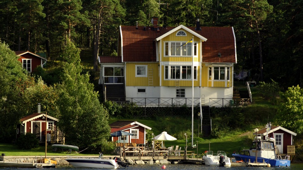 En villa med sjötomt är många svenskars drömboende.