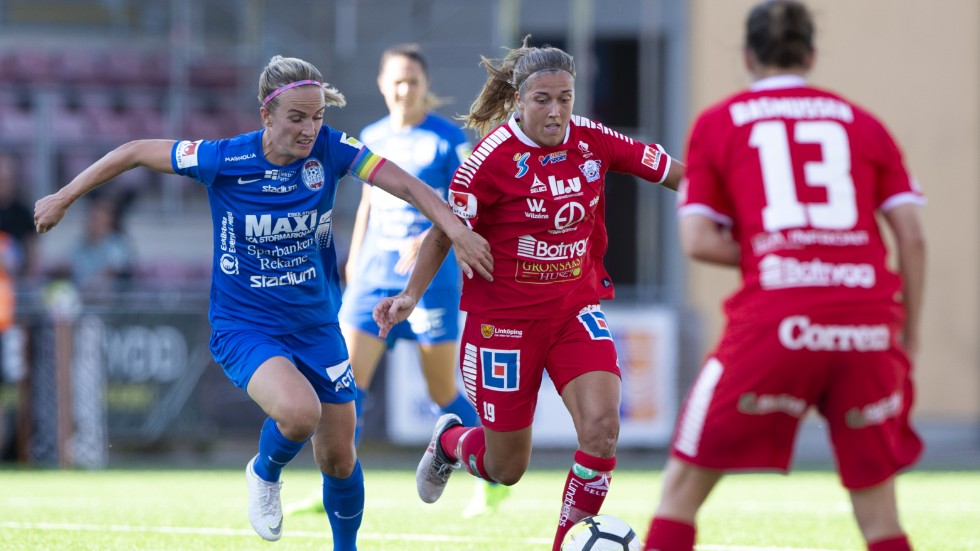 Petra Johansson (till vänster) är tillbaka i Linköpings FC.