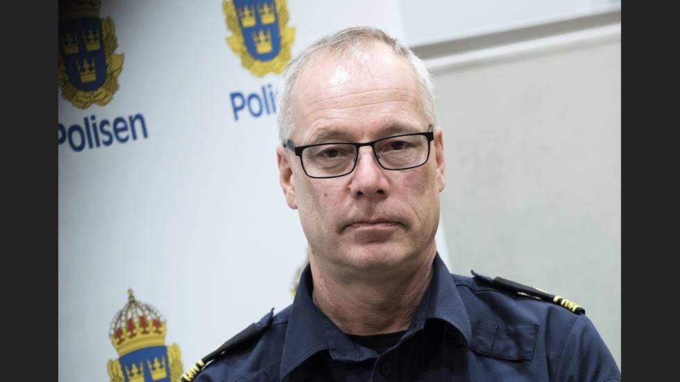 Robert Loeffel, presstalesperson för polisen i Kalmar och Kronobergs län vill inte kommentera uppgifterna om utmaningar mellan ungdomar på sociala medier.