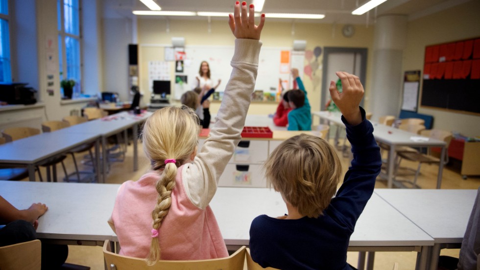En lärarassistent ska avlasta så lärarna får mer tid till att undervisa. I Vimmerby kommun anställer man sju lärarassistenter. 
