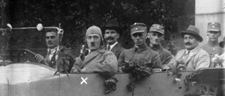 När Adolf Hitler eldade löv i München