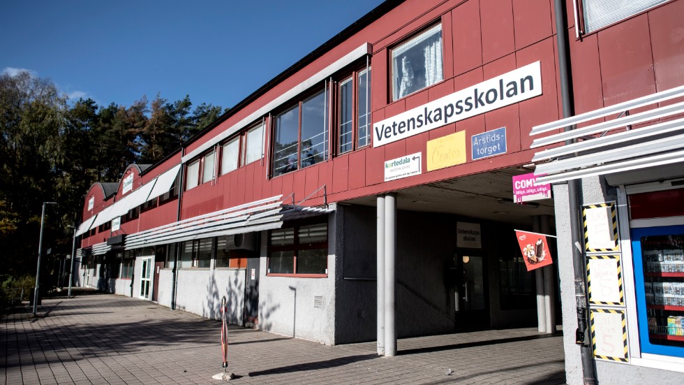 Vetenskapsskolan (numera Safirskolan) i Göteborg startades av Isam Bardaqji, som driver Kunskapsljuset i Norrköping. 