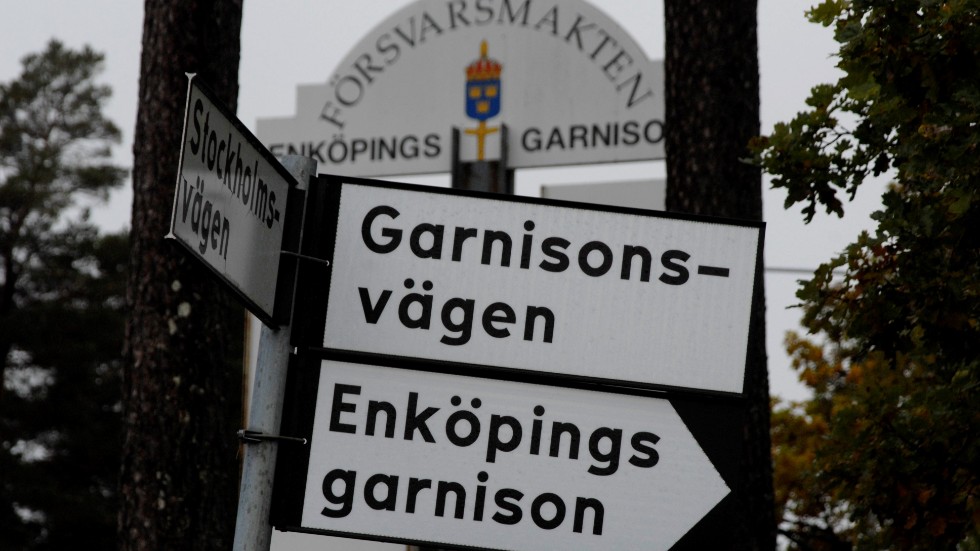 Ledningsregementet i Enköping expanderar med allt fler fordon, och har allt större behov när det gäller teknisk personal. 