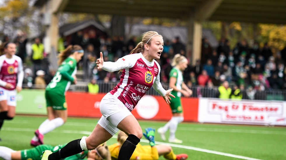 Beata Olsson spelar i allsvenskan 2020 efter att ha nickat in Uppsalas sista mål i segern mot Hammarby.