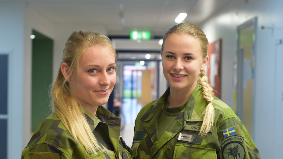 Från Helikopterflottiljen fanns Hanna Kannerstål och Amanda Öberg på plats för att informera om deras jobb.