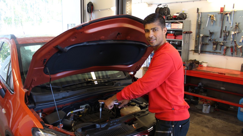 För 26-årige Shikar Said slog drömmen in. Efter fem år som bilmekaniker hos Holmgrens Bil har han nu öppnat egen bilverkstad.