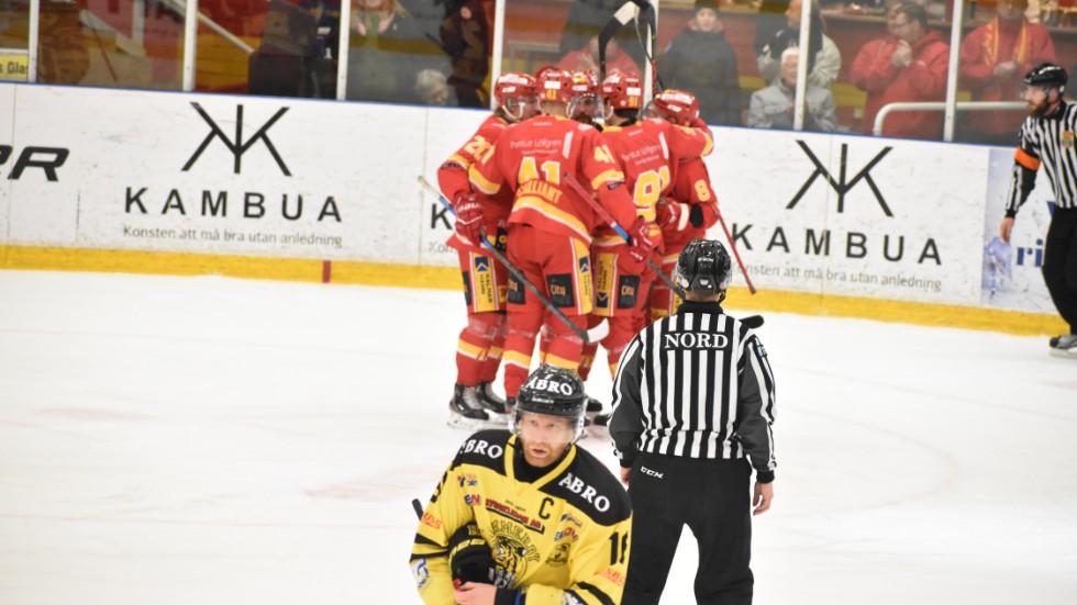 Kalmar HC har precis gjort 2-0 i den viktiga matchen mot Vimmerby. 