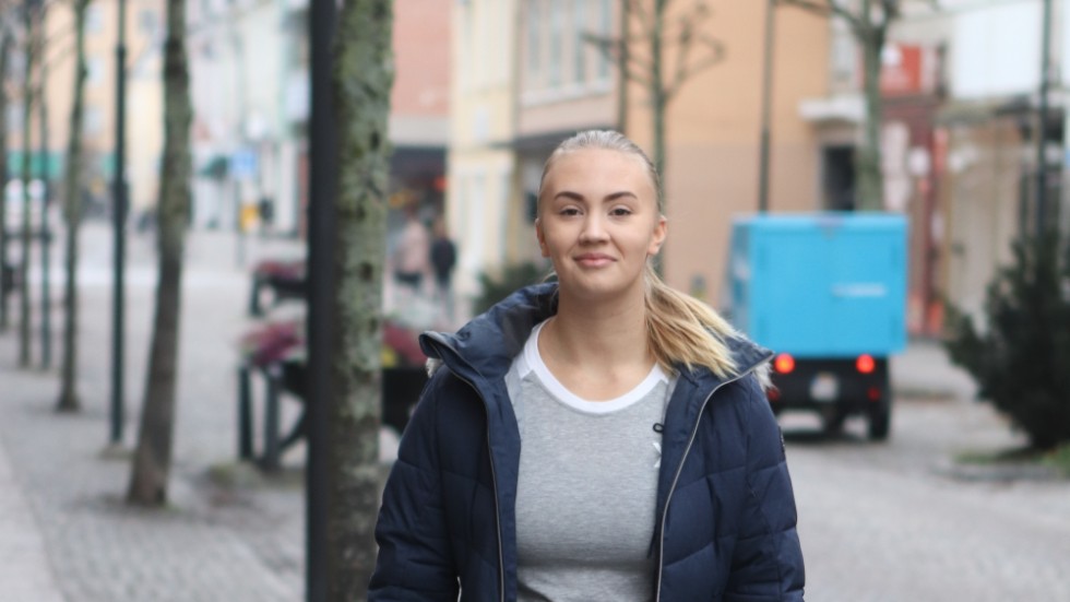 På väg mot en ny medalj. 18-åriga Emmy Corneliusson tävlar i Örebro i helgen.