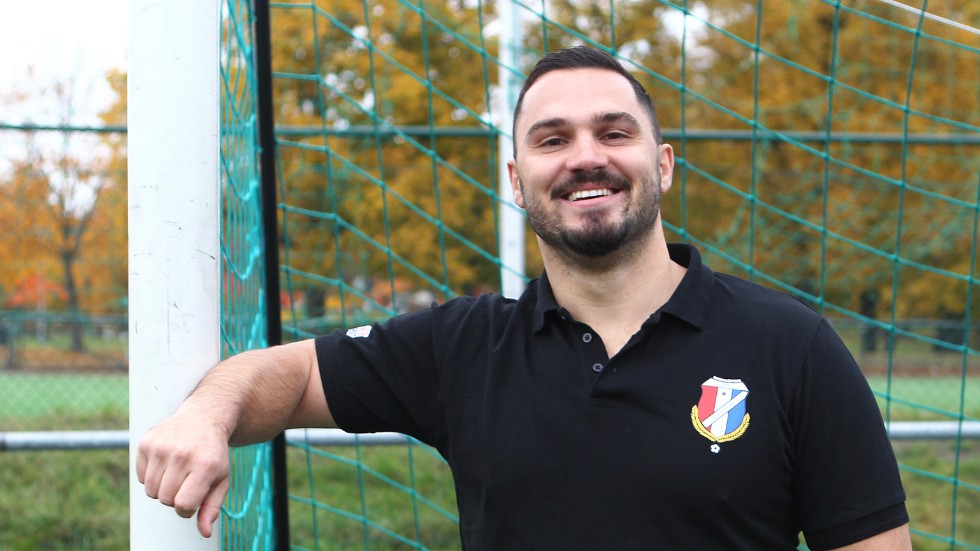 Armando Ibrakovic blir både sportchef och huvudtränare i Assyriska.