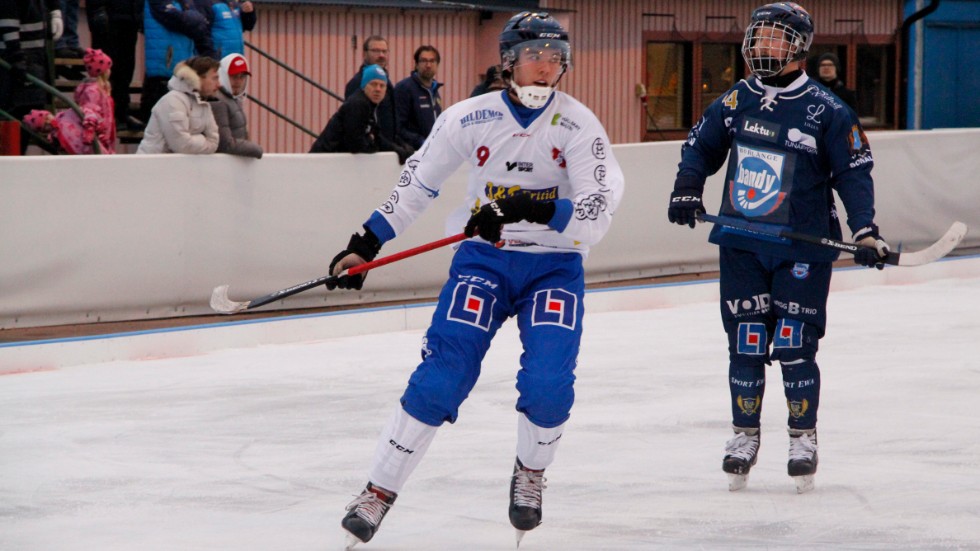 Teo Eklund gjorde Uniks båda mål i 6–2-förlusten mot Kalix