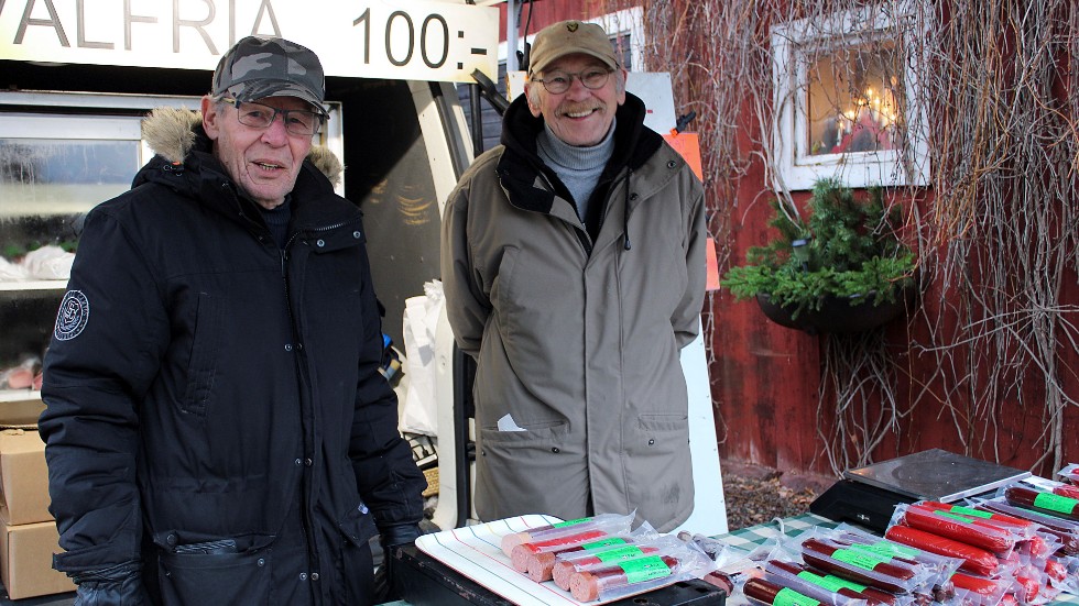 Göran Andersson och Hans Hellqvist är rutinerade knallar. Göran har varit runt som knalle i över 30 år.