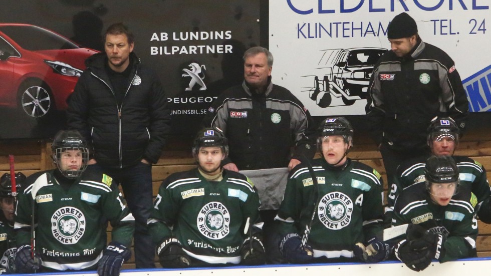 Peter Lindström (mitten i bakre raden) och Sudret har en del att jobba på i offensiven. 