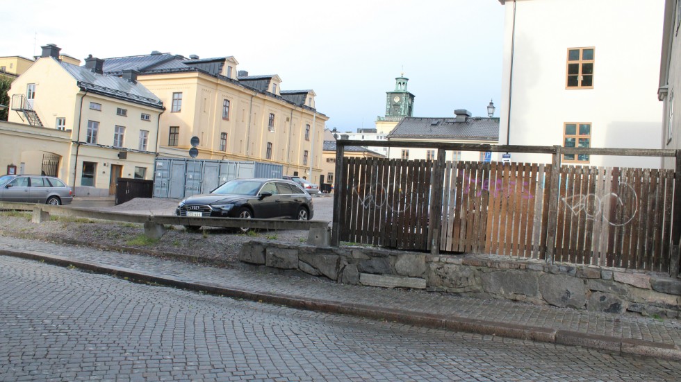 Lucktomten med närhet till Knäppingsborg ska återigen bebyggas.