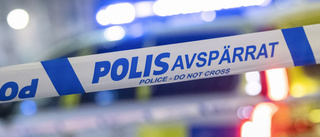 Gäng attackerade fest med smällare