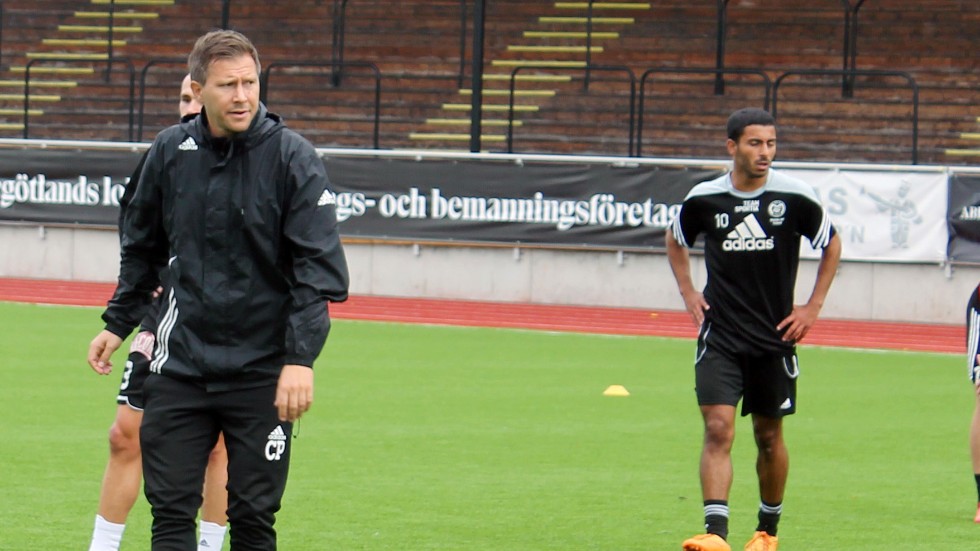 Motala AIF:s tränare Christer Persson hoppas förlänga säsongen, även efter seriens slut på lördag. "Spelarna är väl värda det", säger han.