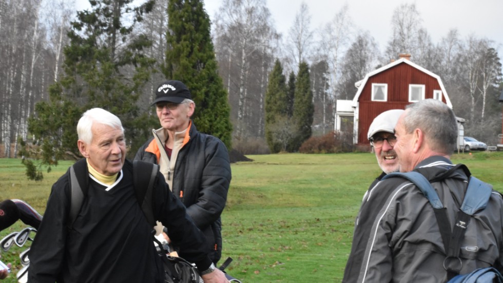 Bosse Olsson, Jan Hjelm, Lennart Larsson och Bertil Sand gick tillsammans på onsdagens veterangofl på Tobo GK. 