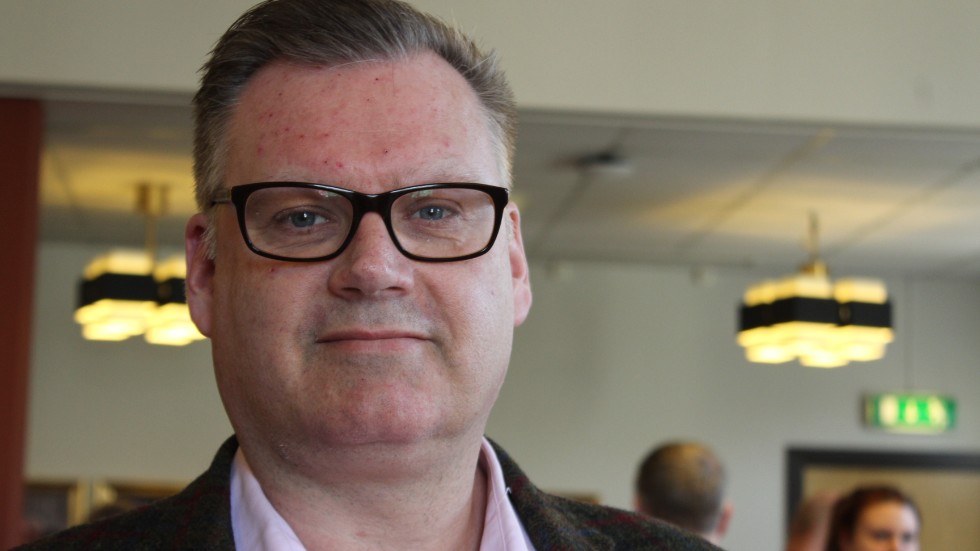 Jan Svensson (SD) vill inte utveckla vad som lett fram till att SD polisanmält en person i Åtvidabergs bandyklubb. Han hänvisar till att ärendet får ha sin gång hos polisen.