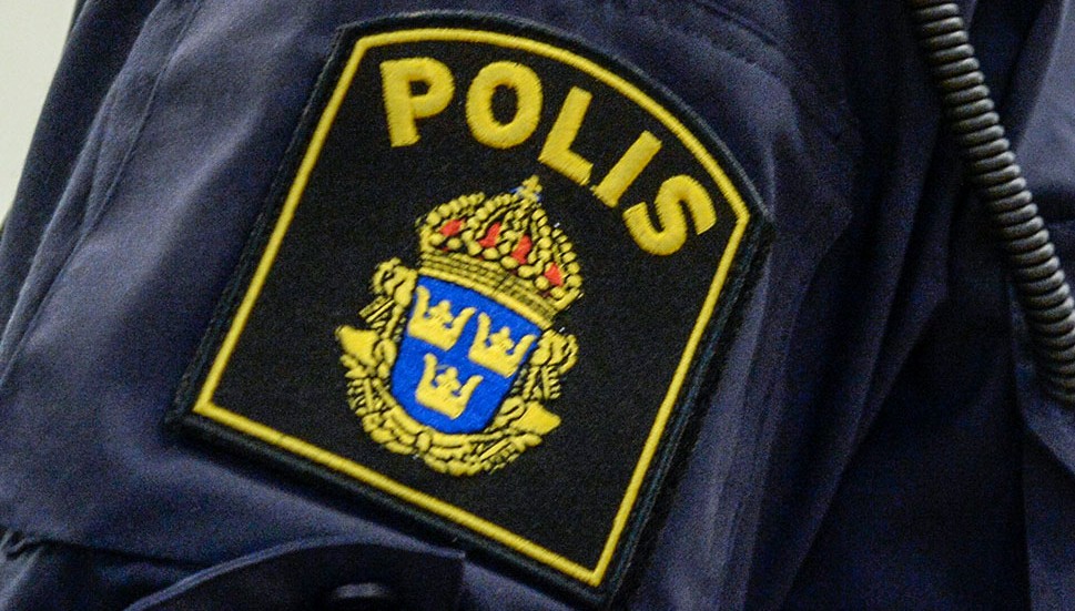 Flera polisanmälningar upprättades efter lägenhetsbråk i Arnö.