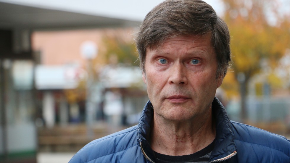 Carl-Johan Petterssson lämnar Sverigedemokraterna i Hultsfred och blir politisk vilde i kommunfullmäktige.