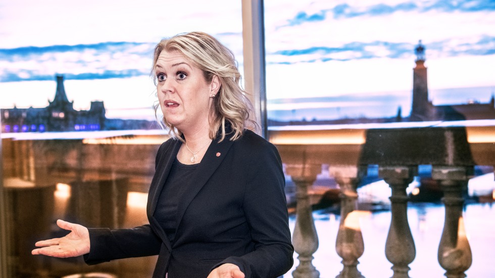 Socialminister Lena Hallengren (S) säger att den prioriteringsordning som Socialstyrelsen tagit fram ännu inte har använts i Sverige.