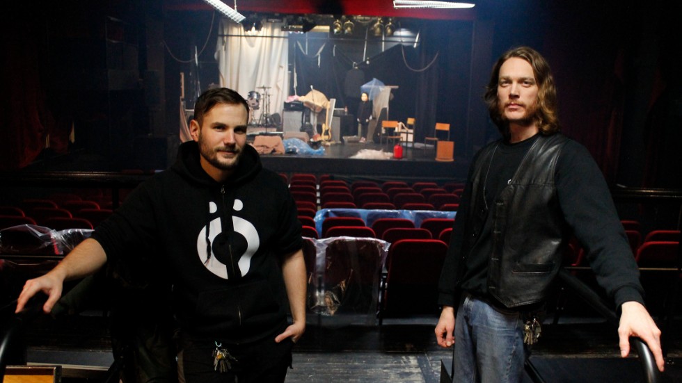 Nils-David Carlsson och Oskar Österholm bjuder in till premiären på "Broken Cross – Visuell musik" på X-scenen.