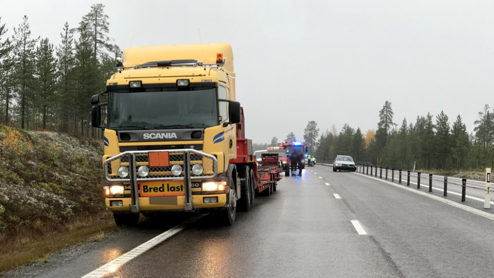 En trafikolycka med en lastbil och flera andra fordon inblandade ska ha inträffat på E4 vid Pitsund.