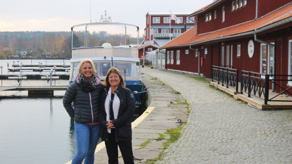 Motalalärarna Lotta Johansson (till vänster) och Marica Petersson (till höger) befinner sig nu i USA för att göra studiebesök på skolor.