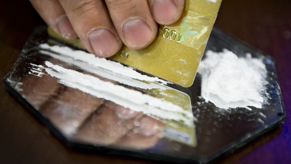 2,5 gram kokain hittades i ett trapphus i Nyfors.