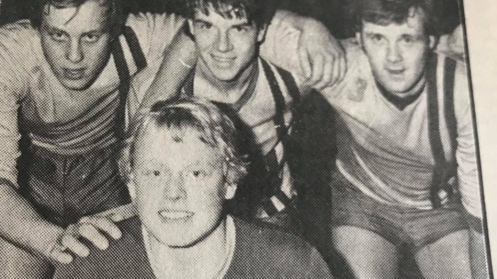 1980.De här HHF-spelarna bidrog starkt till att laget får kvala. Längst fram målvakten Ulf Larsson. Bakom honom ses Mikael Johansson, Anders Helgee och Åke Svensén. 