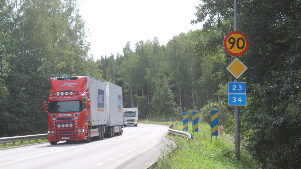 Trafikverket föreslår en hastighetsbegränsning från 90 till 80 kilometer på riksväg 23/34 från Kisa till länsgränsen Kalmar län.