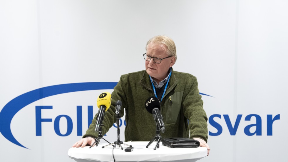 Peter Hultqvist, försvarsminister (S). 