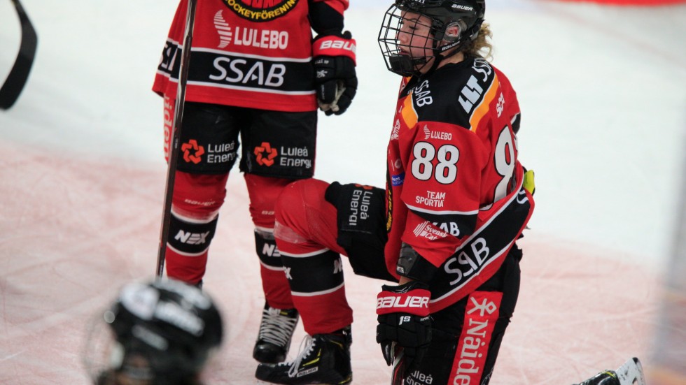 Ronja Savolainen och hennes Luleå Hockey/MSSK förlorade borta mot Djurgården.