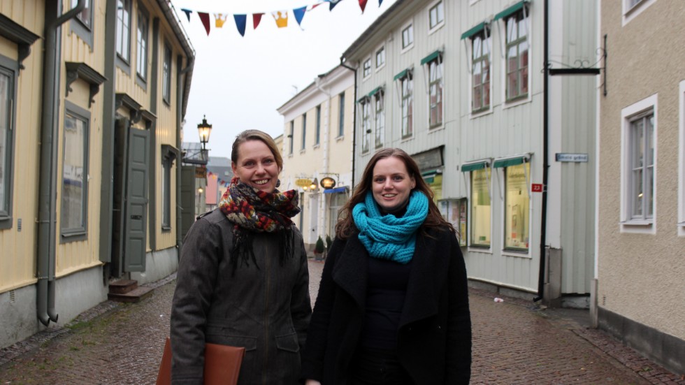 "Vi börjar smått med medeltidsmarknad i vinter och hoppas att det här växer." Det säger fr v Therese Eklöf, näringslivs- och turistchef med Sara Roxström, turistinformatör.