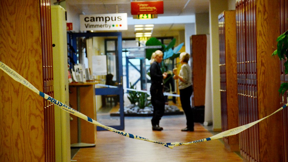 Flera korridorer var på tisdagen avspärrade på Lärcenter och Campus i Vimmerby efter måndagskvällens inbrott där polisen senare kunde gripa två misstänkta gärningsmän.