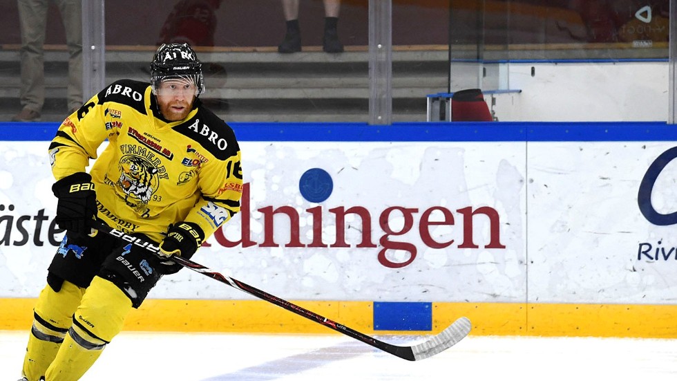 Jakob Karlsson klev fram i den sista perioden och gjorde två mål för Vimmerby. 