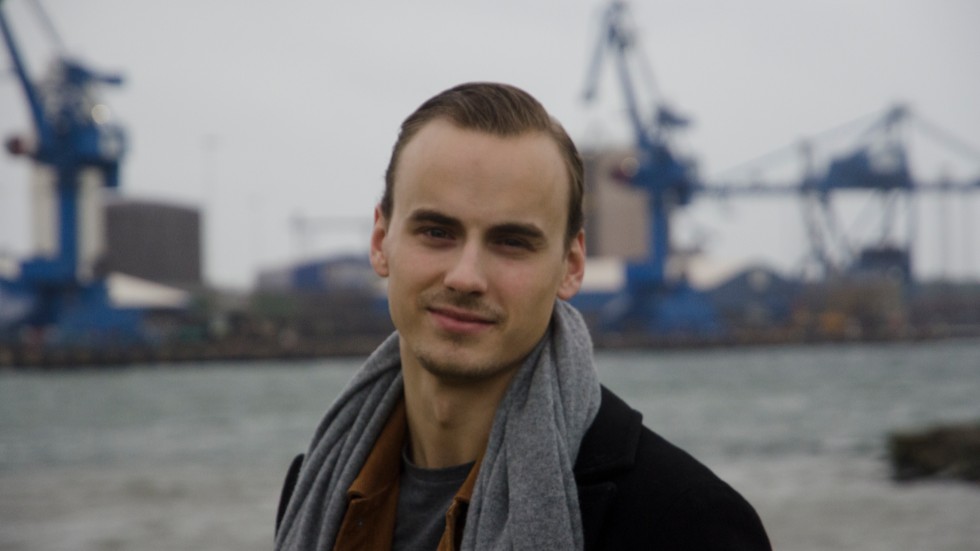 Emanuel Fröberg är 21 år gammal och är grundare till marknadsföringsbyrån Keep up agancy. 
