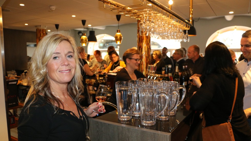 "Vårt mål är att alla ska kunna komma hit. Smaka på olika viner och ta del av tips och goda råd" säger Eva Lundqvist, Munskänkarna.